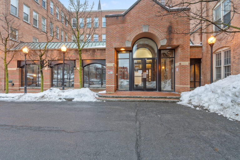 Office | available space 2 | 650 SqFt – 7,120 SqFt