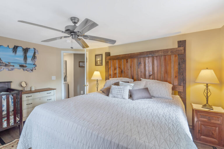 Investor’s Dream: 3 Income-Producing Airbnb Homes + 3 Buildable Lots — Turnkey Cashflow Package!