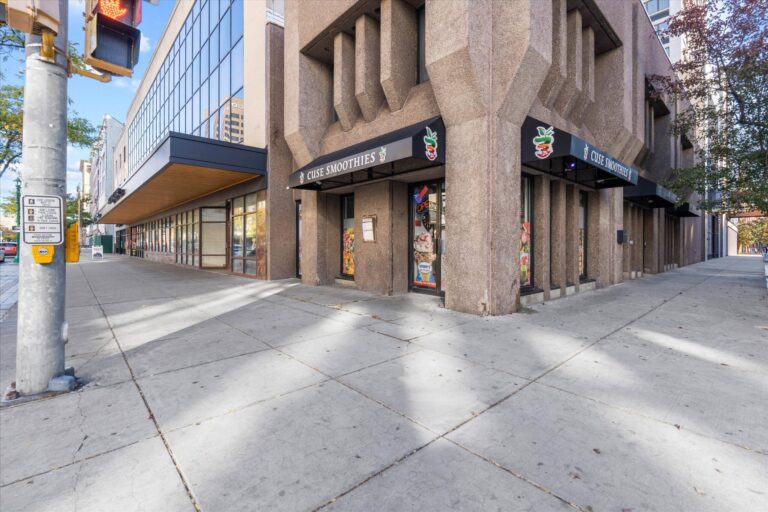 Retail | Single tenant | 8,000 SqFt – 10,000 SqFt